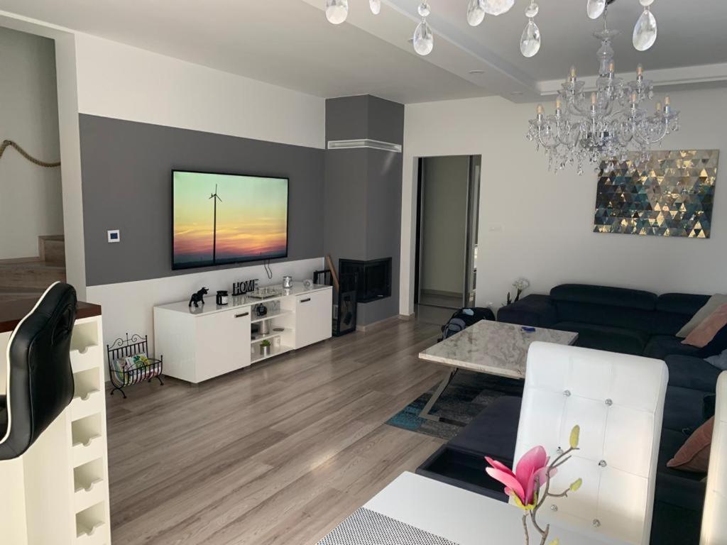 Modern 2 Bed House Near Bratislava With Parking Appartement Rovinka Buitenkant foto