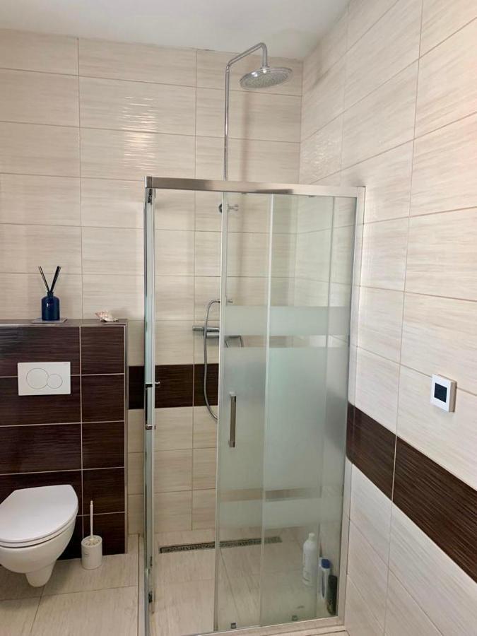 Modern 2 Bed House Near Bratislava With Parking Appartement Rovinka Buitenkant foto
